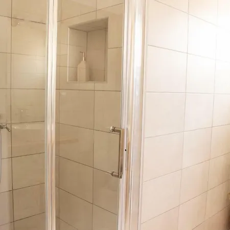 Ayerina Semi-detached Vilă