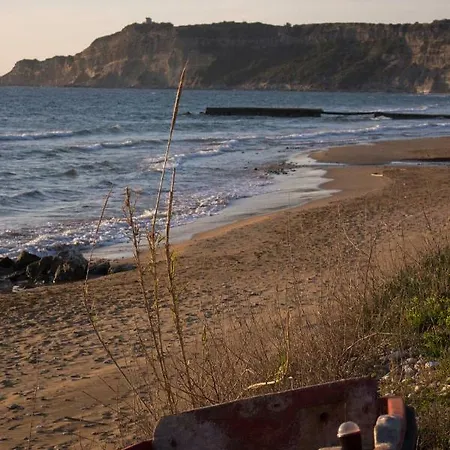 Ayerina Semi-detached فيلة *