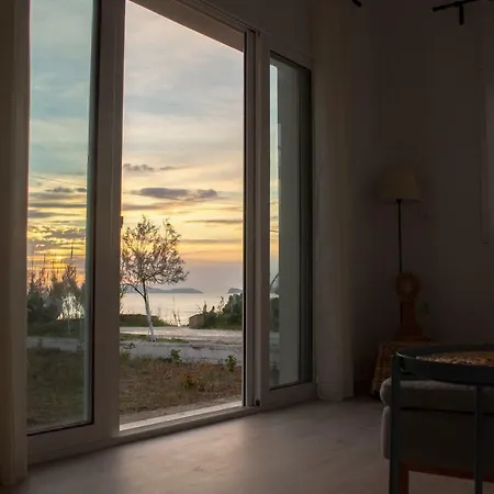 فيلة Ayerina Semi-detached